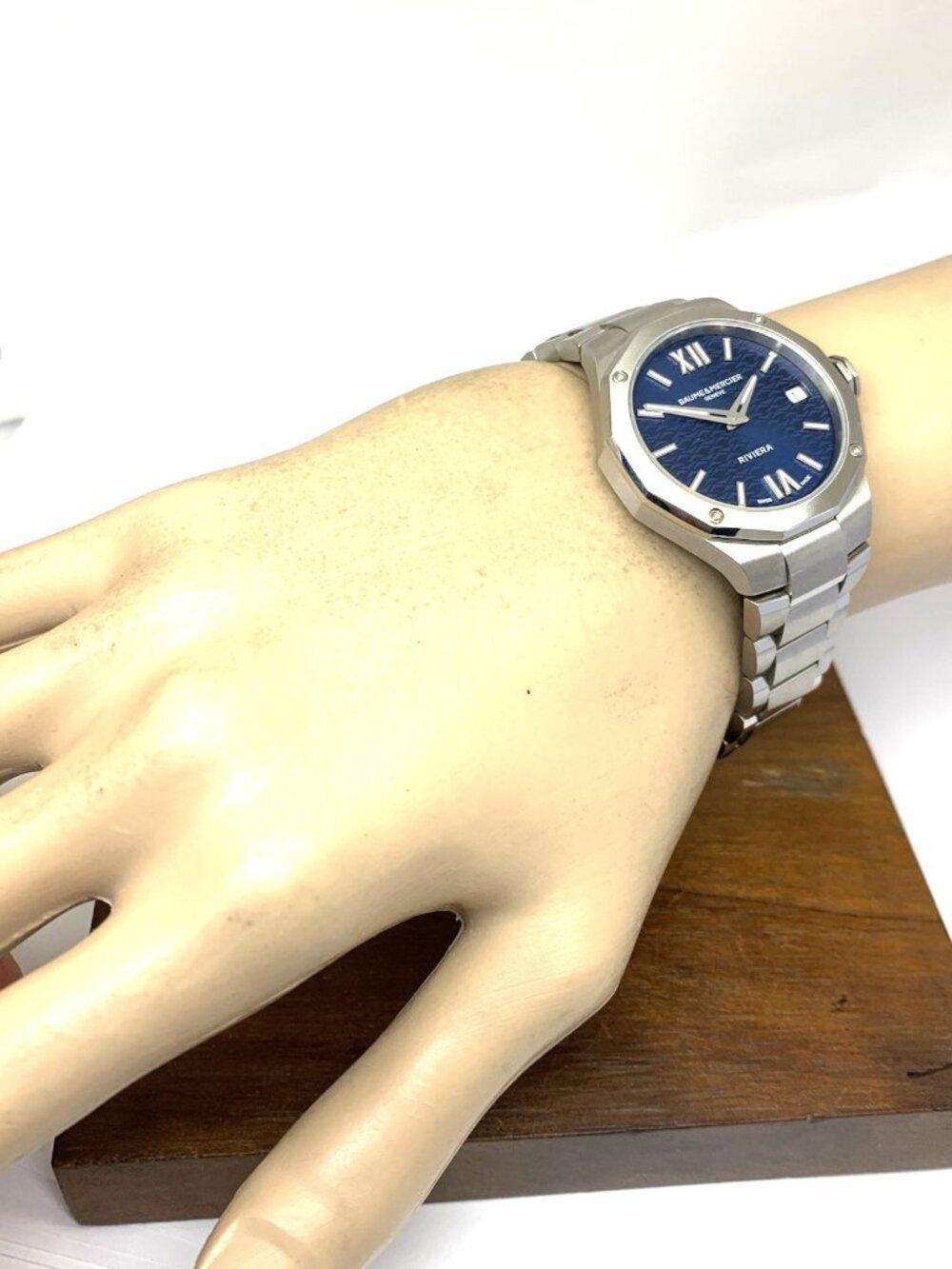 Baume & Mercier Women's Watch Riviera 10727 Swiss Quartz Blue Dial Steel 33mm - Picture 4 of 14